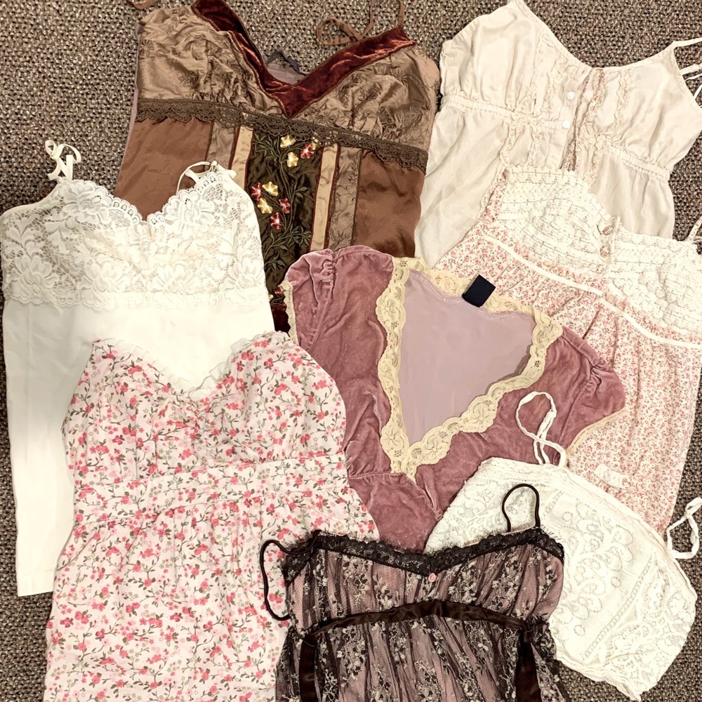 Bundle for @melina_mich Cute tops and Dress! 🌸